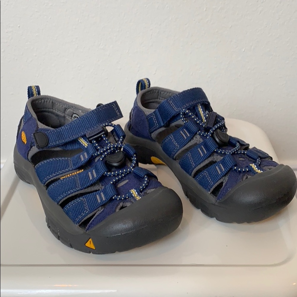 Keen Big Kids Newport Waterproof Sandals Sz. 1